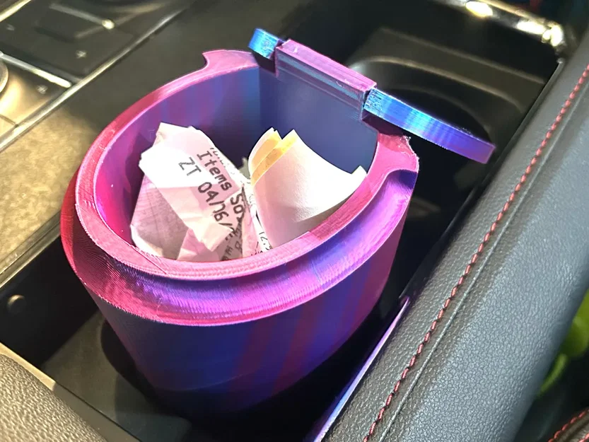 CARbage: Thùng rác xe hơi print-in-place để vừa khay để ly - Image 1