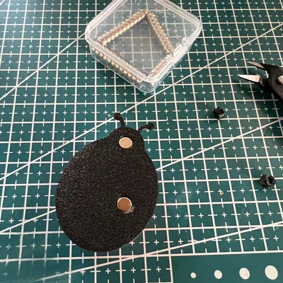 Nam châm hình bọ rùa đáng yêu (Ladybug Magnet) - Tự in 3D trang trí