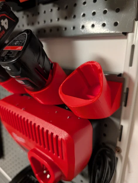 Giá treo pin Milwaukee M12 cho bảng đục lỗ Pegboard 15mm - Image 1