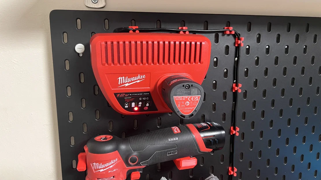 Giá treo sạc Milwaukee M12 cho Ikea Skadis - Image 1