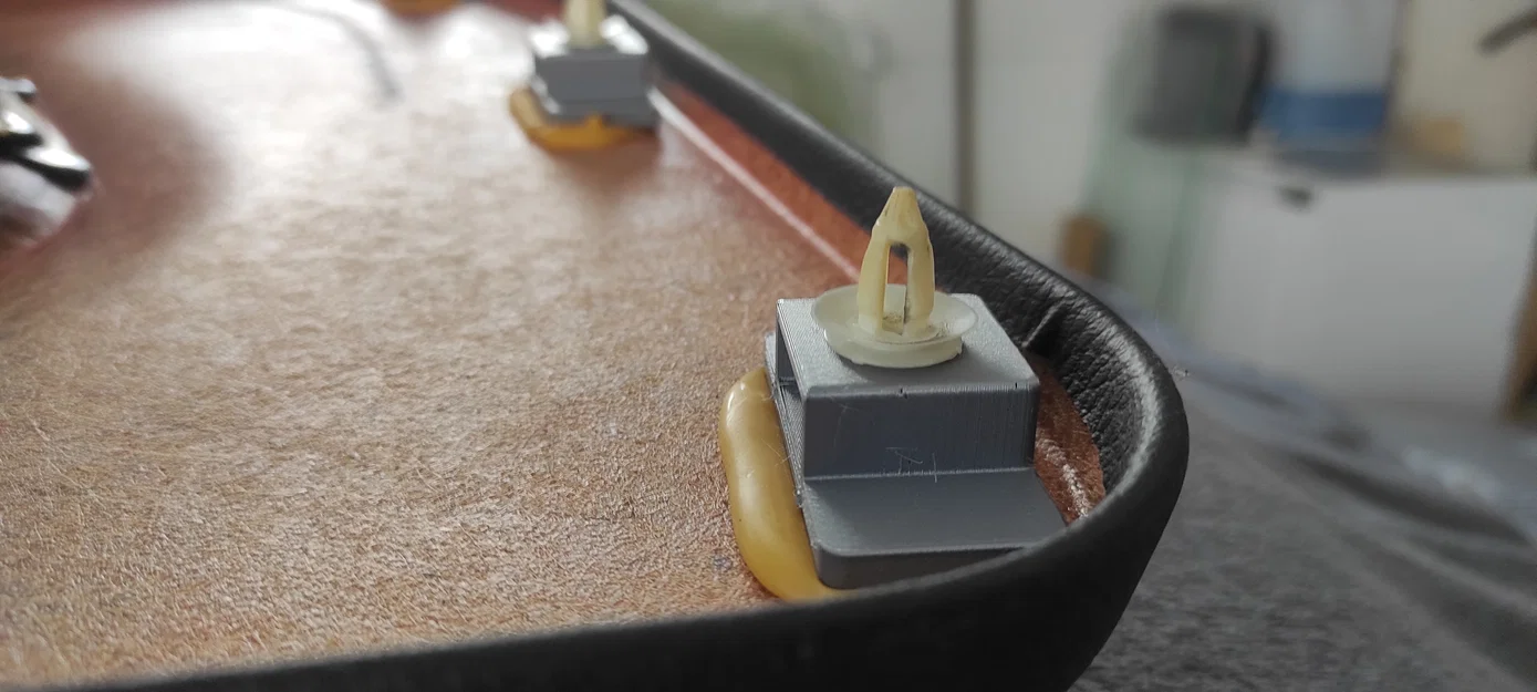 Ngàm giữ clip ốp cửa BMW E36 (BMW E36 door panel clip holder) - Image 2