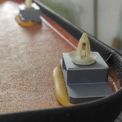 Ngàm giữ clip ốp cửa BMW E36 (BMW E36 door panel clip holder)