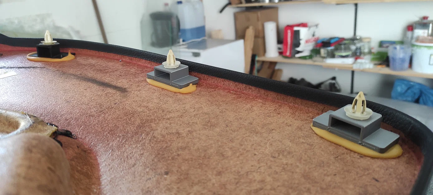 Ngàm giữ clip ốp cửa BMW E36 (BMW E36 door panel clip holder) - Image 4