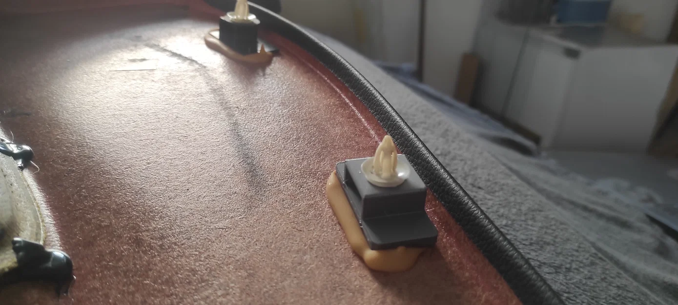 Ngàm giữ clip ốp cửa BMW E36 (BMW E36 door panel clip holder) - Image 16