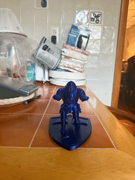Mô hình hiệp sĩ giữ bút (Knight Pen Holder) độc đáo - Image 3