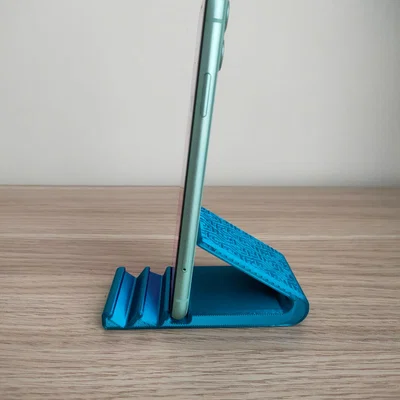 Giá đỡ điện thoại 3D đơn giản, tiện lợi cho bàn làm việc