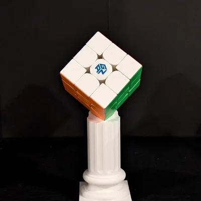 Đế trưng bày Rubik hình cột trụ 3D độc đáo cho Speedcube