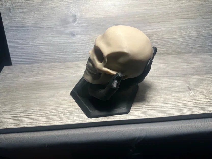 Eternal Embrace: Bộ Đôi Bàn Tay & Đầu Lâu - Image 6