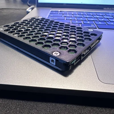 Nắp bảo vệ ổ cứng HDD 2.5 inch thiết kế tổ ong in 3D