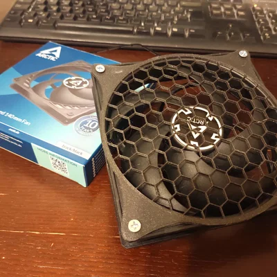 Lưới bảo vệ quạt 140mm họa tiết lục giác (Fan Grill) cho PC
