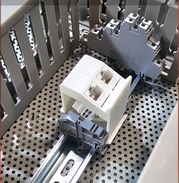 Ngàm gắn Keystone lên thanh ray DIN (DIN Rail Keystone Mount) tùy chỉnh - Image 3