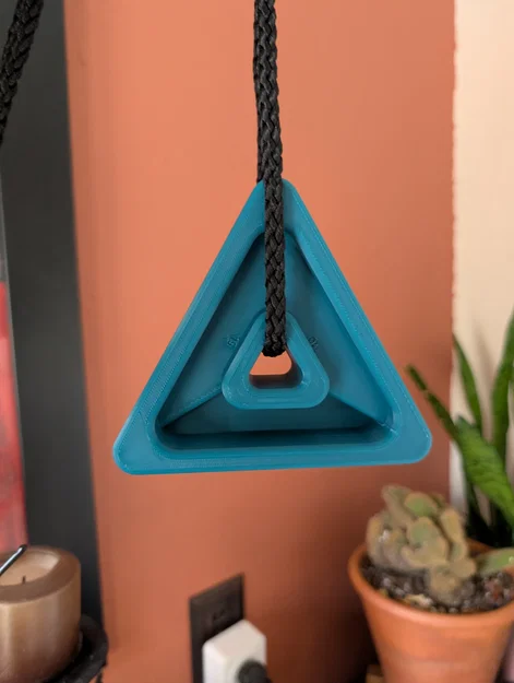 Tay Nắm Leo Trèo Dạng Tam Giác (Climbing Finger Hold Triangle) - Image 1