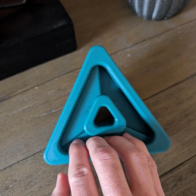 Tay Nắm Leo Trèo Dạng Tam Giác (Climbing Finger Hold Triangle)