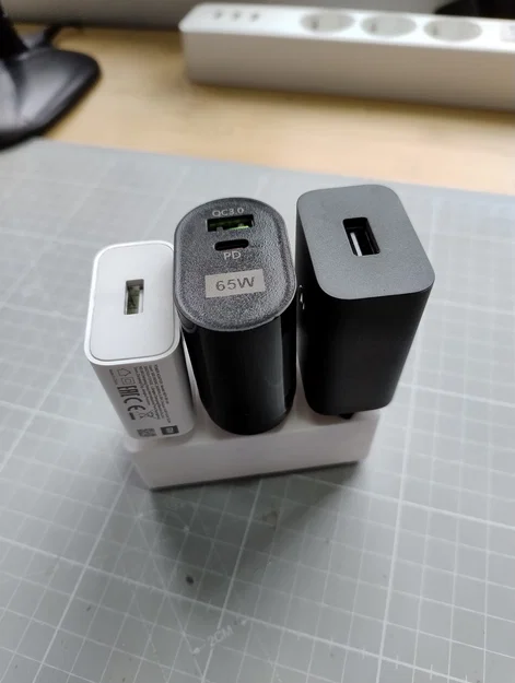 Đế Giữ Củ Sạc Gridfinity Cho Bàn Làm Việc Gọn Gàng - Image 1