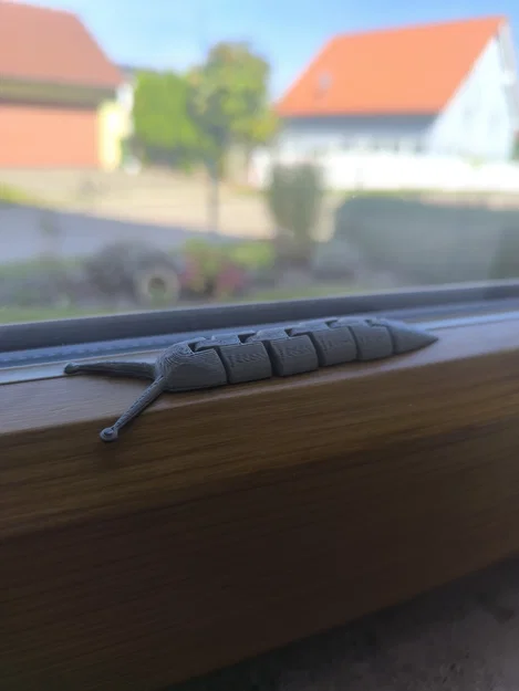 Mô hình ốc sên khớp nối linh hoạt 3D (Articulated Slug) - Image 1