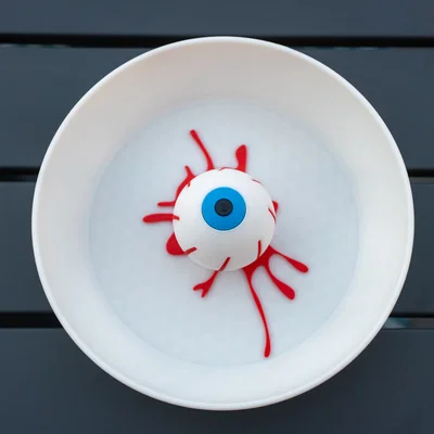 Tô Kẹo Con Mắt Đỏ Ngầu Máu Halloween