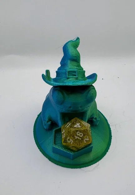 Ếch Phù Thủy Canh Xúc Xắc – Frog Wizard Dice Guardian Dice Stand - Image 7