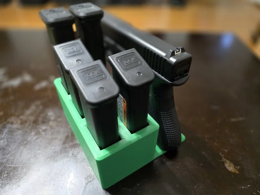 Giá đỡ để bàn cho Glock 17 và 6 ngăn chứa băng đạn (Gun stand) - Image 2
