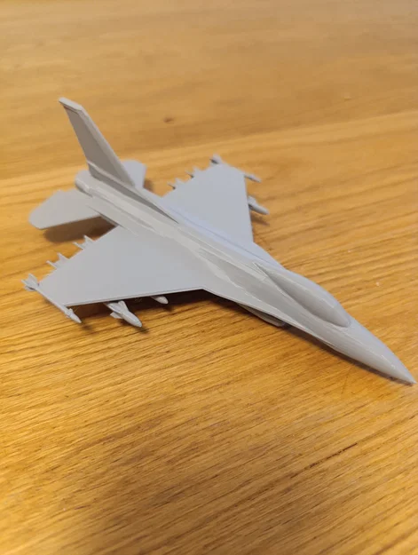 Mô hình máy bay chiến đấu F-16 với dàn tên lửa siêu chi tiết - Image 1