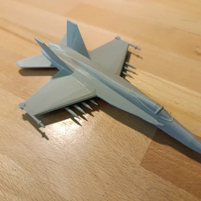 f-18 – Mẫu máy bay phản lực kèm 10 tên lửa