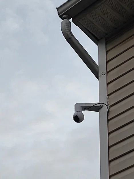 Giá treo góc chắc chắn cho camera UniFi G5 PTZ (In 3D) - Image 2