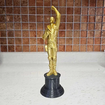 Cúp Fortnite | Tượng Jonesy (Trofeo Fortnite | estatua de Jonesy)