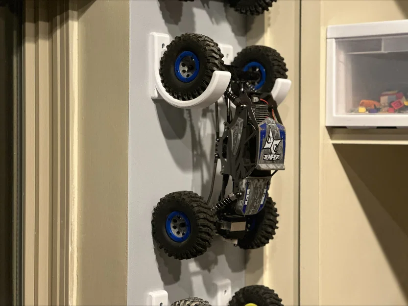 Móc treo tường xe RC (RC Car Wall Hook) - Image 1