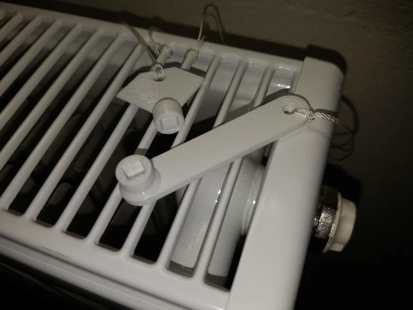 Chìa khóa xả gió radiator (Radiator vent keys) - Image 1