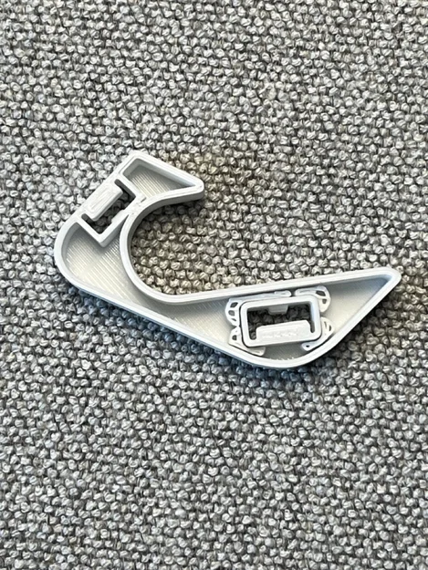 Bản lề kệ che sau Volvo XC40 / trục giữ kệ che sau - Image 16
