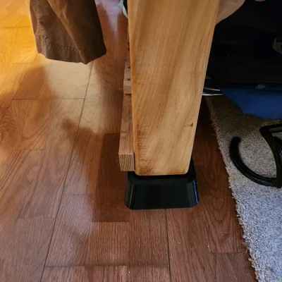 Chân đế nâng giường (Bed Riser) giúp robot hút bụi gầm giường
