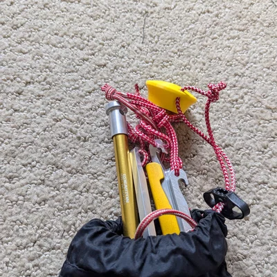 Dụng cụ đẩy cọc lều có lỗ xỏ dây (Tent Stake Pusher with Lanyard Hole)