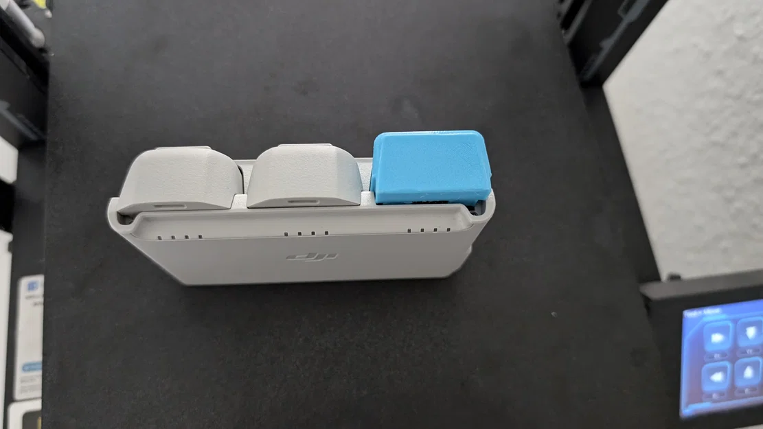 Miếng placeholder pin DJI Neo cho Charging Hub - Image 3
