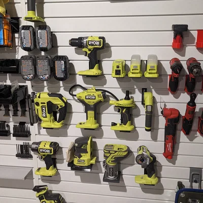 Bộ giá treo máy cầm tay & pin Ryobi 18V cho Slatwall