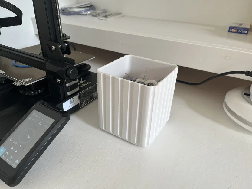 Thùng rác để bàn mini 3D in - Tiện ích gọn gàng cho góc máy in - Image 1