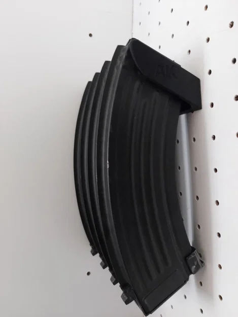 Giá treo băng đạn Airsoft AK gắn tường 4x - Image 3