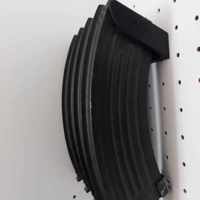 Giá treo băng đạn Airsoft AK gắn tường 4x