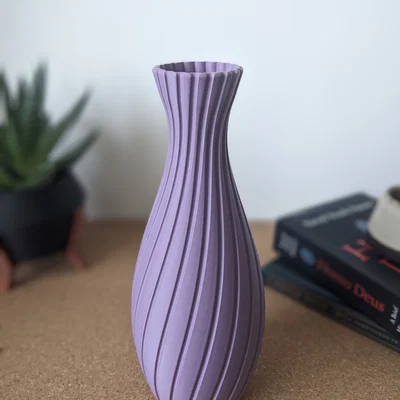 Bình Hoa Xoắn Cao (Tall Twisted Flower Vase)