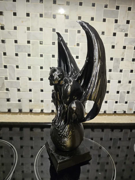 Devil Gargoyle Trên Quả Địa Cầu - Image 4