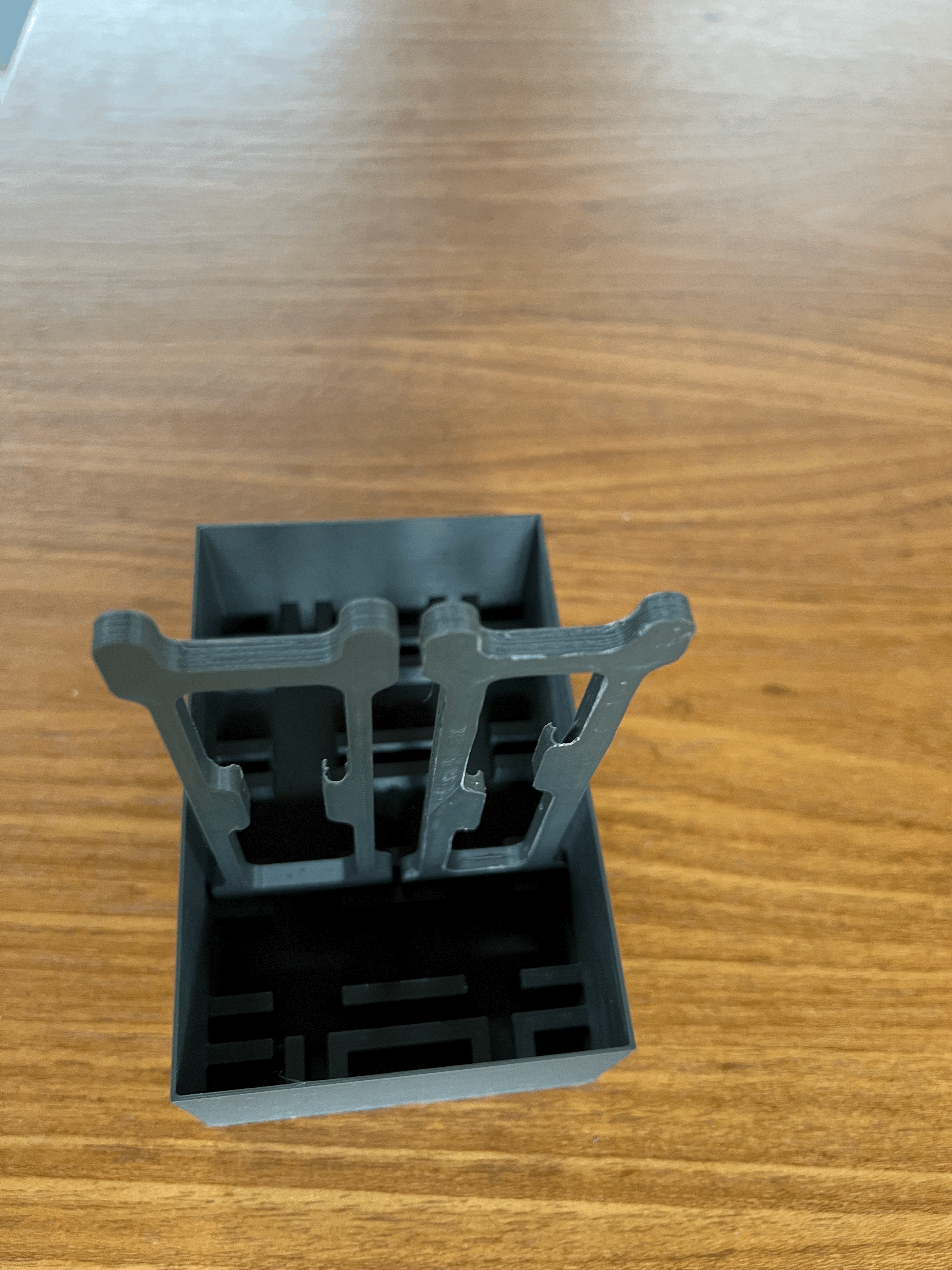 Bộ sắp xếp cáp với đế Gridfinity - Image 8