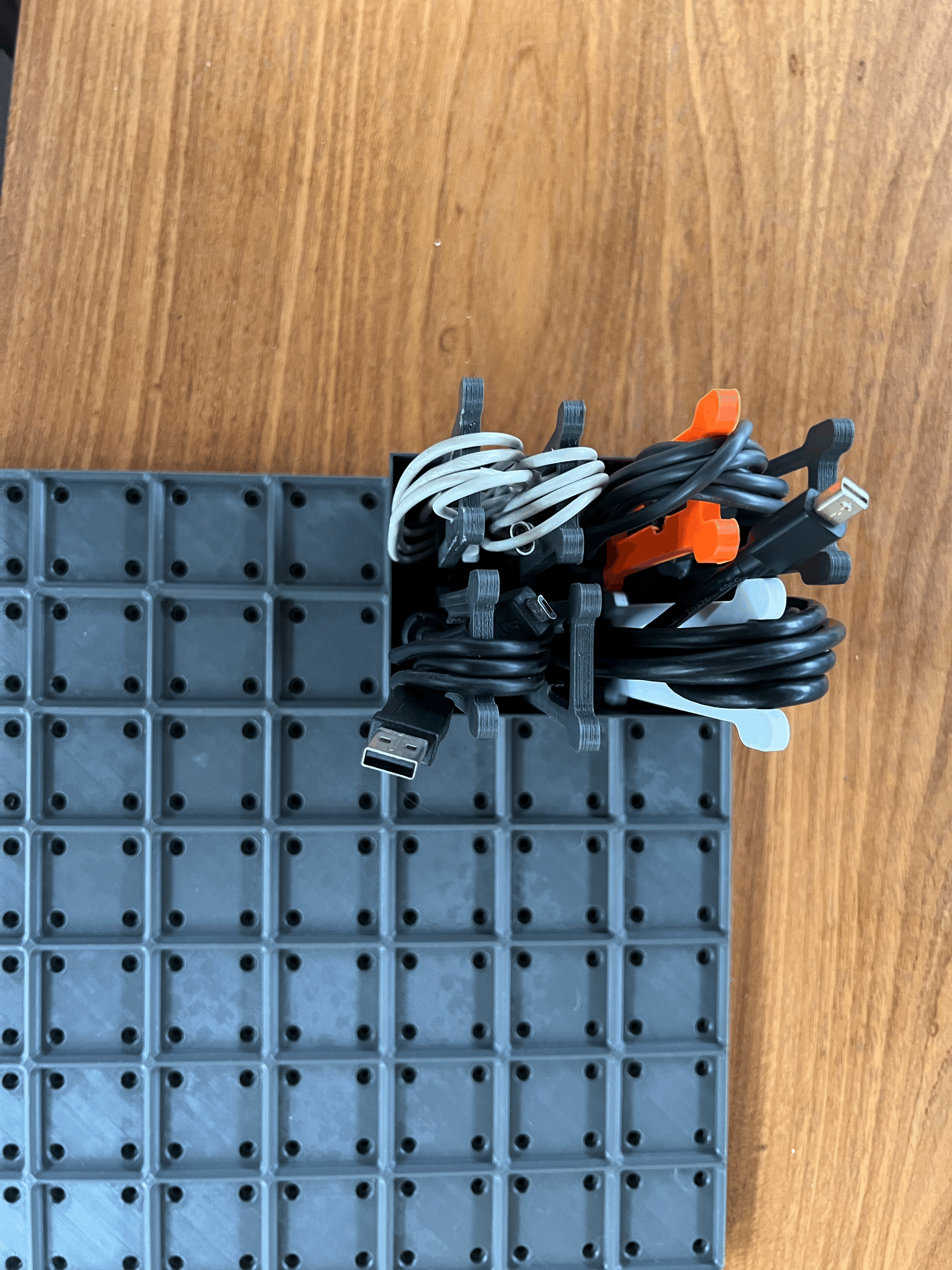 Bộ sắp xếp cáp với đế Gridfinity - Thumbnail 9