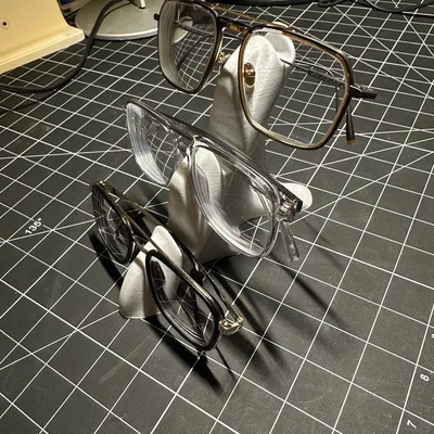 Giá Đỡ Kính Cho 3 Cái Kính (Glasses Stand for 3x Glasses)