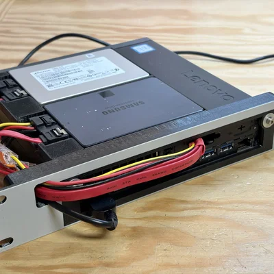 Gắn ThinkCenter Tiny mặt sau ra trước trong rack 10 inch