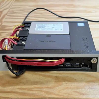 Gắn ThinkCenter Tiny mặt sau ra trước trong rack 10 inch