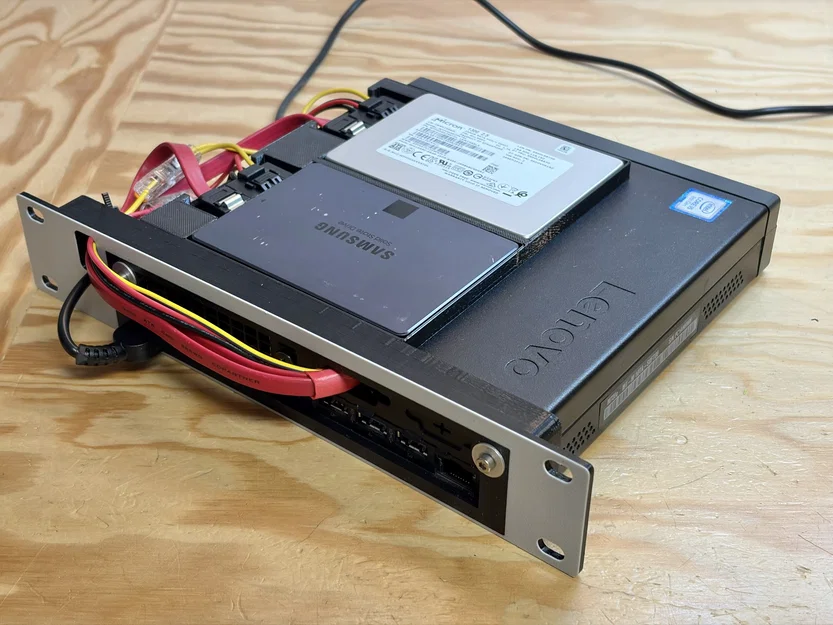 Gắn ThinkCenter Tiny mặt sau ra trước trong rack 10 inch - Image 3