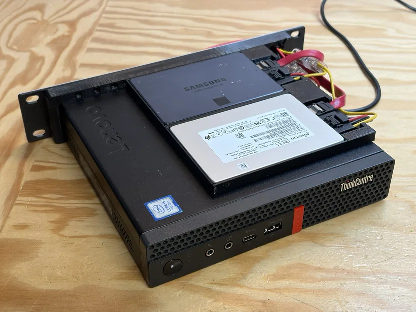 Gắn ThinkCenter Tiny mặt sau ra trước trong rack 10 inch - Image 5