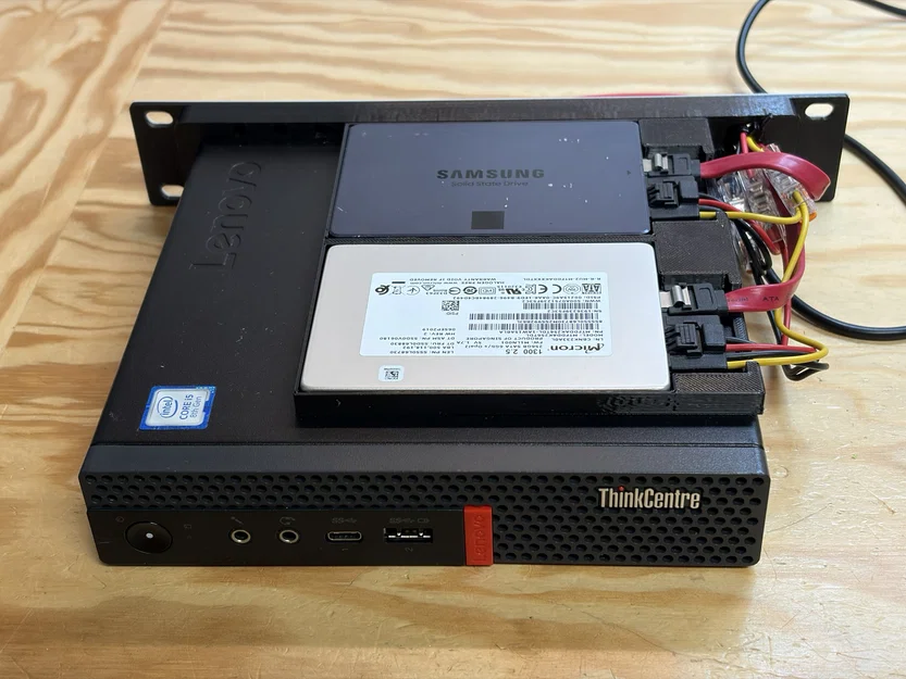 Gắn ThinkCenter Tiny mặt sau ra trước trong rack 10 inch - Image 6