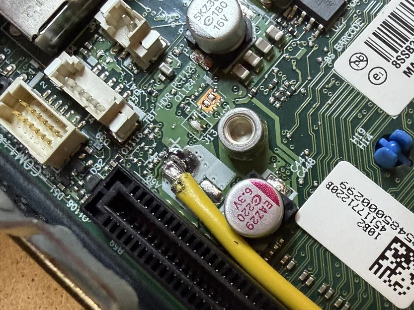 Gắn ThinkCenter Tiny mặt sau ra trước trong rack 10 inch - Image 11