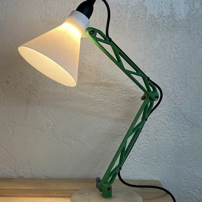 Đèn bàn in 3D (3D Printable Desk Lamp)