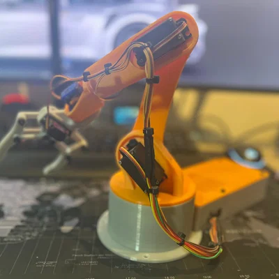 Cánh tay robot KUKA dùng Arduino (Brazo Robotico KUKA Arduino)