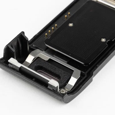 Chốt khóa nắp lưng Nikon F100 (Nikon F100 back door latch)